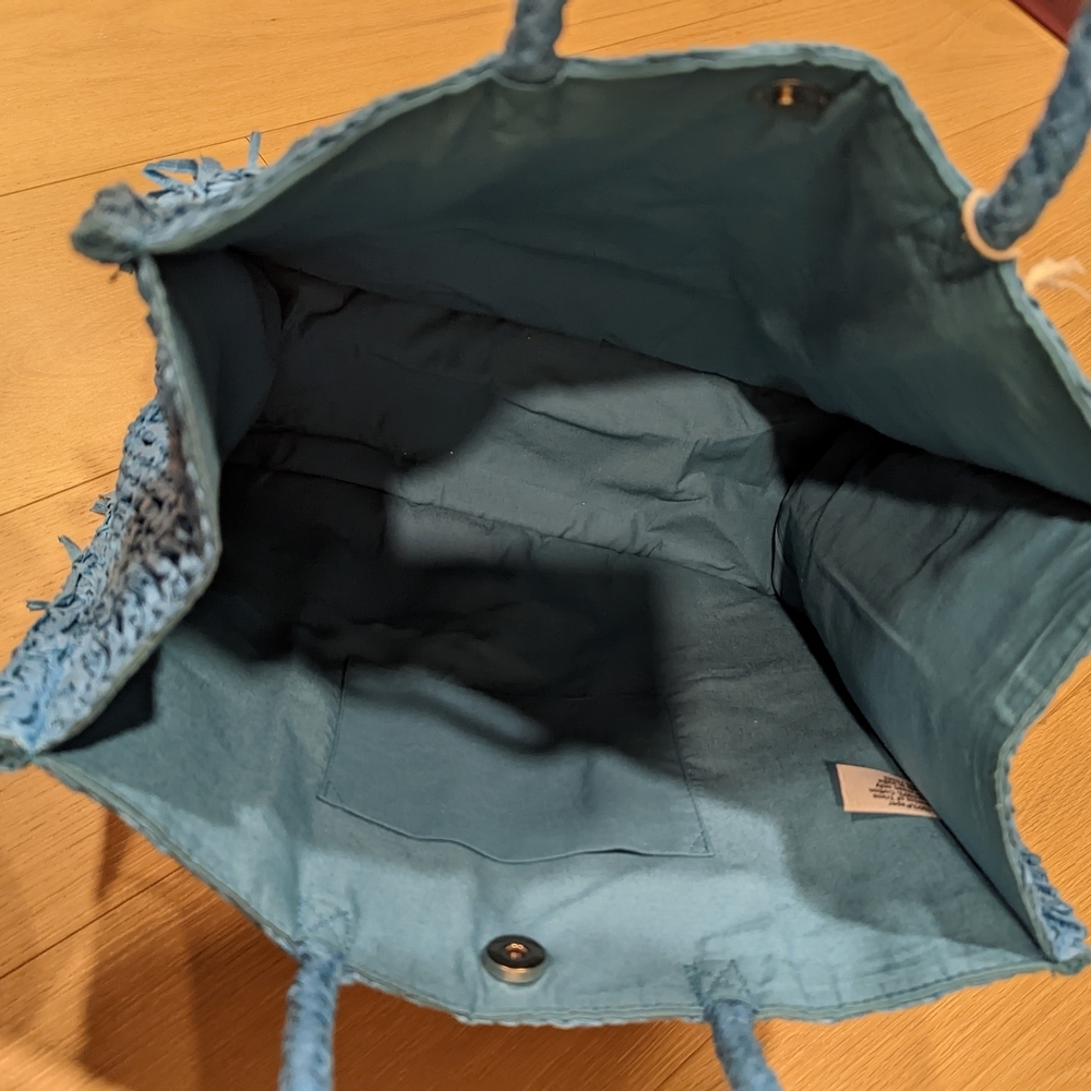 Handcrafted Blue Raffia Fringe Tote Bag - India - Picture 8 of 10